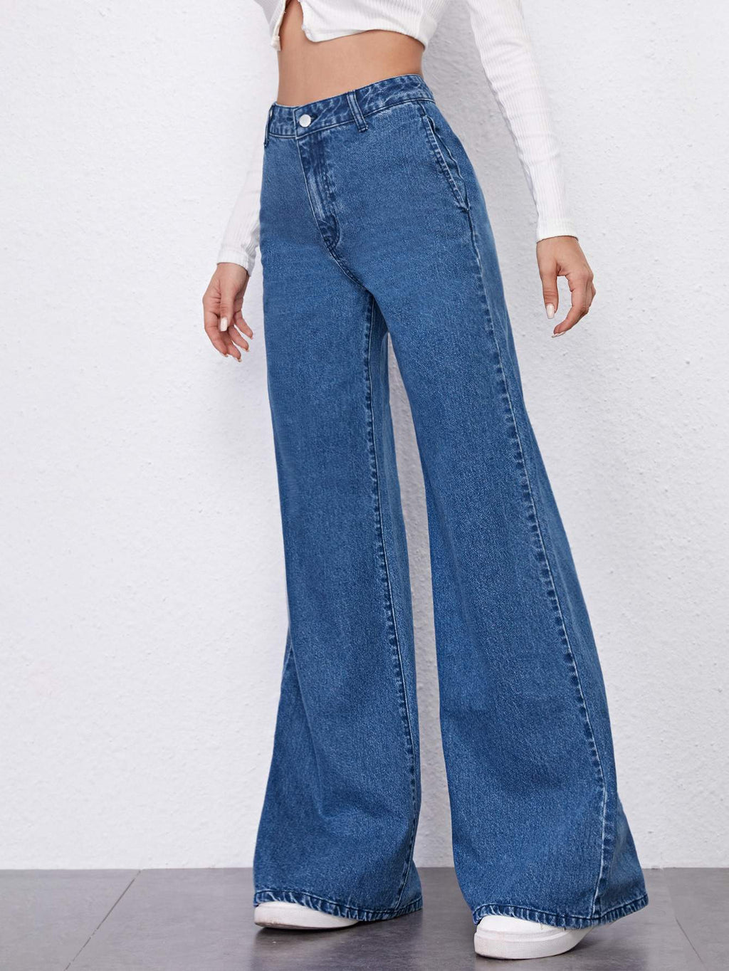 Trendy Denim, Flared Jeans for Casual Style